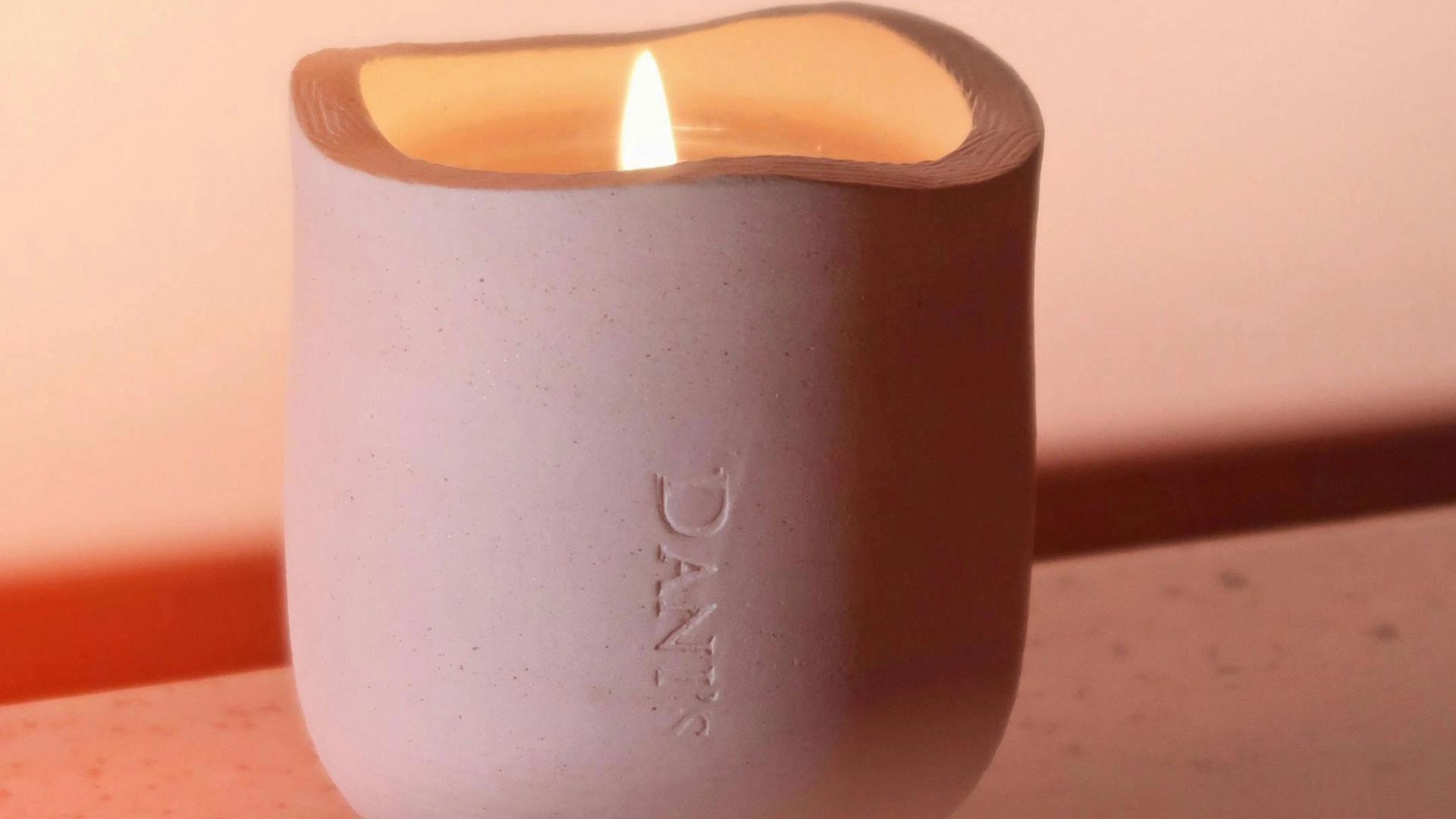  sheniqua scented candles cutomize pink candle made with eco friendly soy oil best in canada
